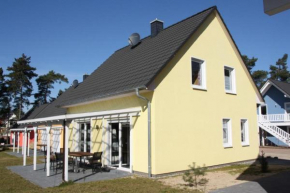 K 97 - stilvolles Ferienhaus mit Kamin & WLAN am See in Röbel an der Müritz in Röbel/Müritz